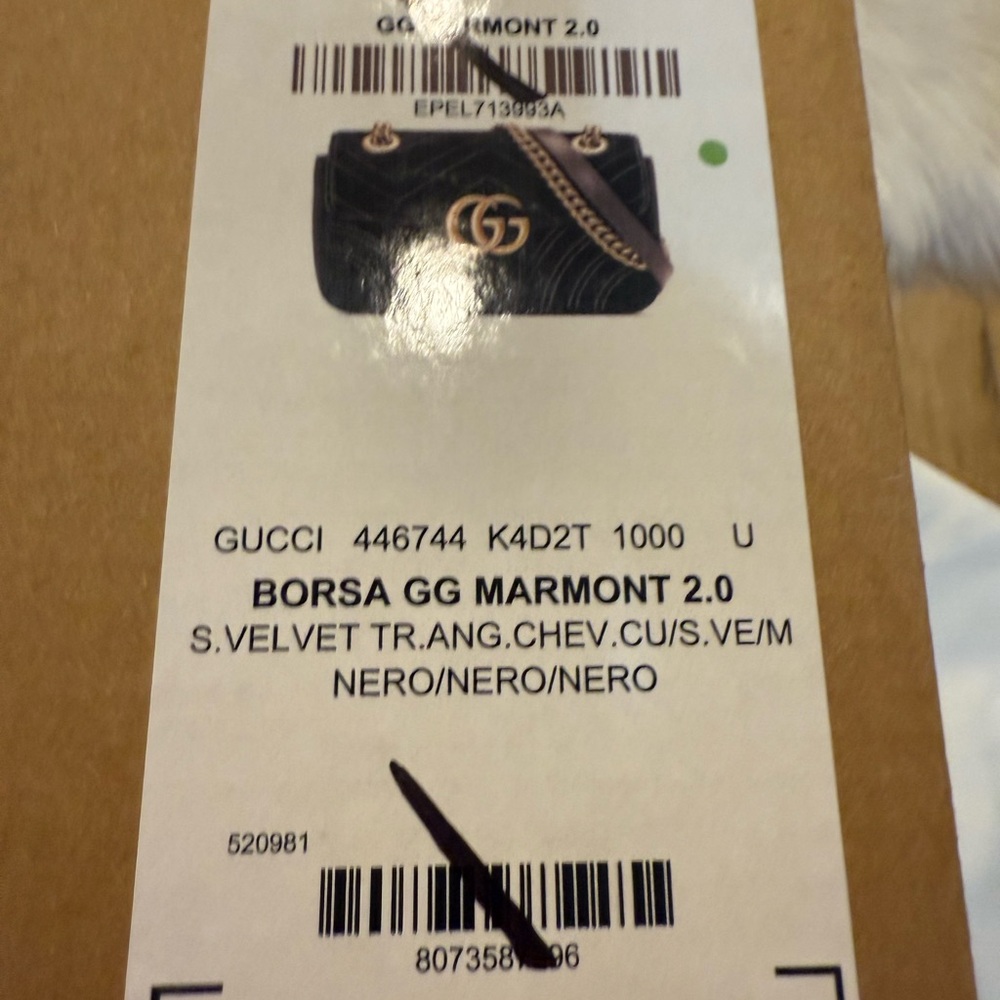 Gucci Marmont Black Velvet Shoulder Bag with Gold Accents - Picture 13 of 14